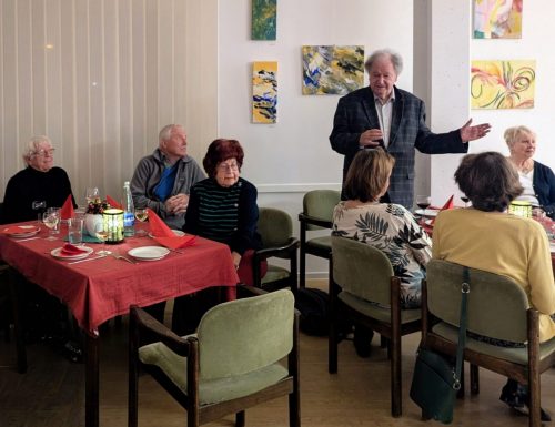 04 PXL_20251121_180802956