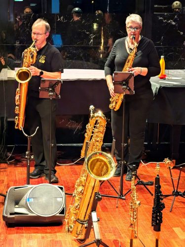 08 PXL_20251106_200743871