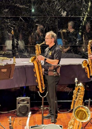 09 PXL_20251106_190101200