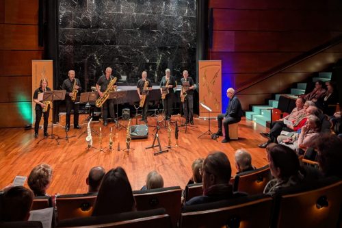 10 PXL_20251106_202441745