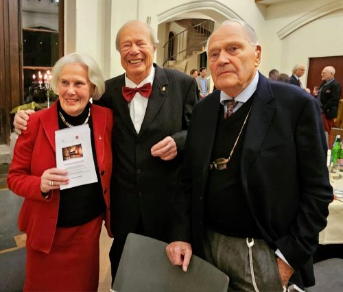 14 WhatsApp 2025-12-03